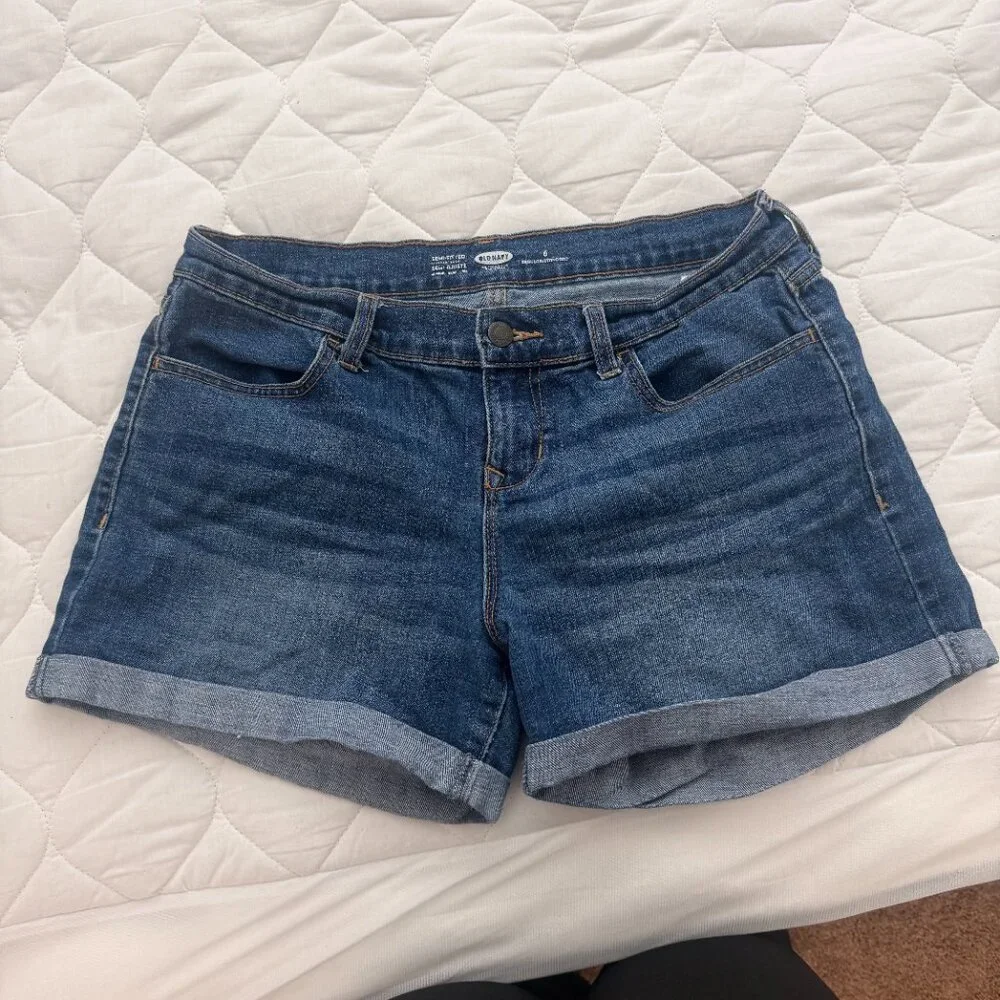 Old Navy Semi-Fit Medium Wash Cuffed Denim Shorts | 6 - Picture 3 of 9